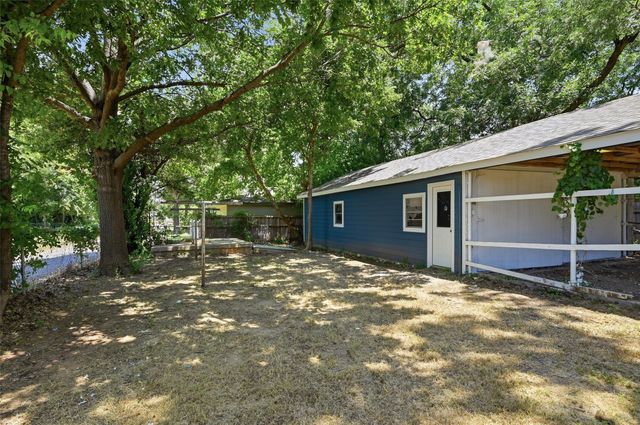 201 Mineral Street, Whitesboro, TX 76273