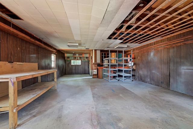 201 Mineral Street, Whitesboro, TX 76273