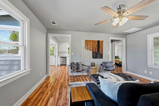201 Mineral Street, Whitesboro, TX 76273