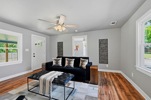 201 Mineral Street, Whitesboro, TX 76273