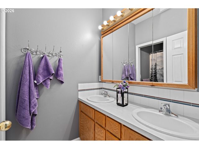 11411 Nw BROOKS Rd, Portland, OR 97231