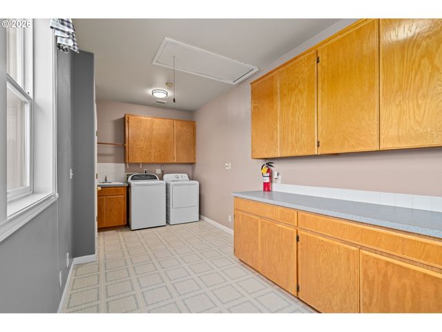 11411 Nw BROOKS Rd, Portland, OR 97231
