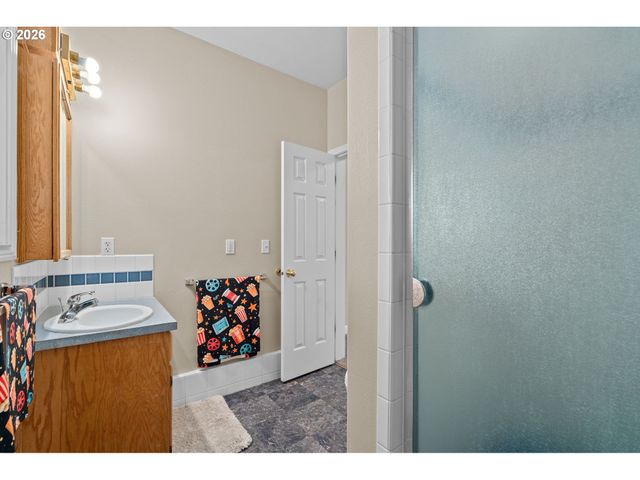11411 Nw BROOKS Rd, Portland, OR 97231