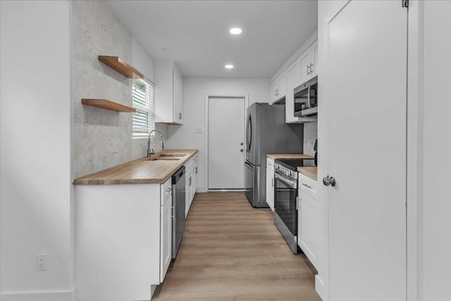 1411 Manford Hill DR, Austin, TX 78753