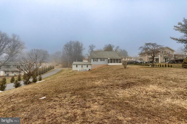 1762 STONEMILL DR, Elizabethtown, PA 17022