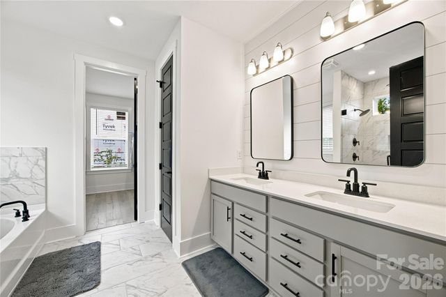 513 Bowman Road, Charlotte, NC 28217
