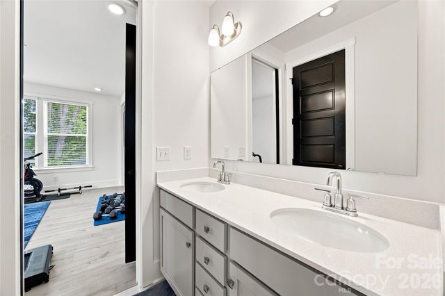 513 Bowman Road, Charlotte, NC 28217
