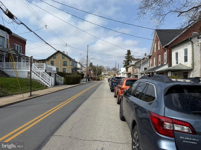 131 BRADFORD AVE, Downingtown, PA 19335