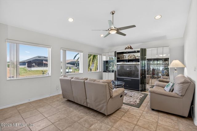 10 COLLINSON Court, Palm Coast, FL 32137