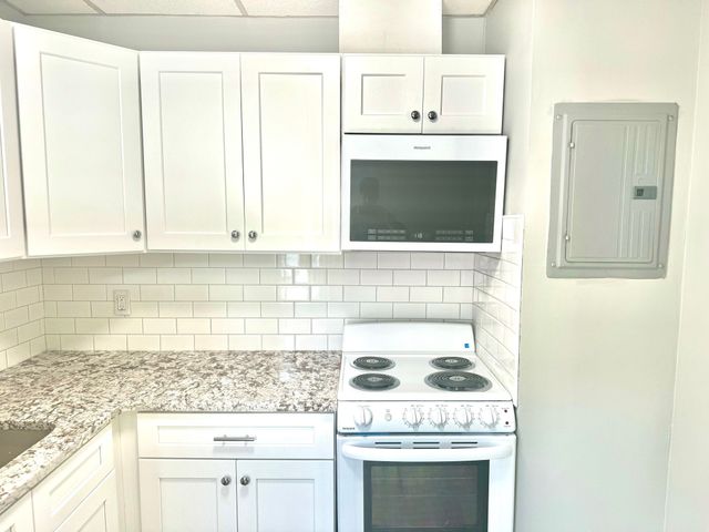 38 Emmons 1, Franklin, MA 02038