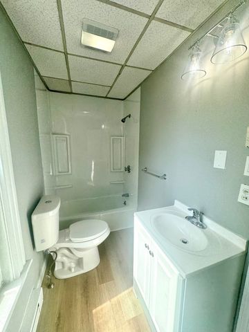 38 Emmons 1, Franklin, MA 02038