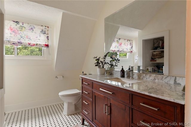 520 E Elm Street, New Albany, IN 47150