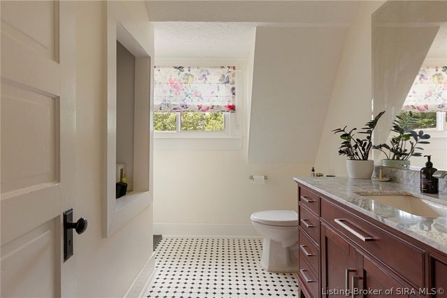 520 E Elm Street, New Albany, IN 47150