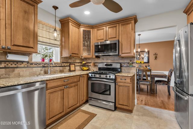 978 Feathertree Drive, Toms River, NJ 08753