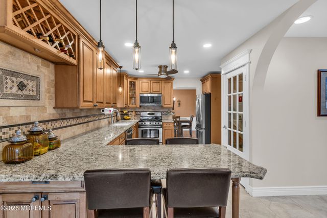 978 Feathertree Drive, Toms River, NJ 08753