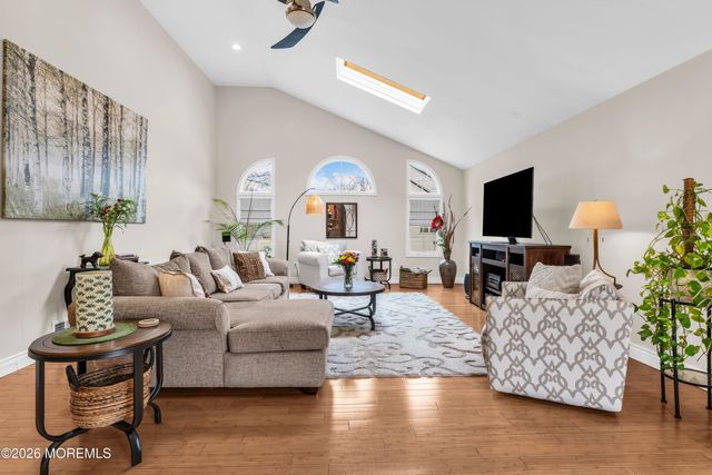 978 Feathertree Drive, Toms River, NJ 08753