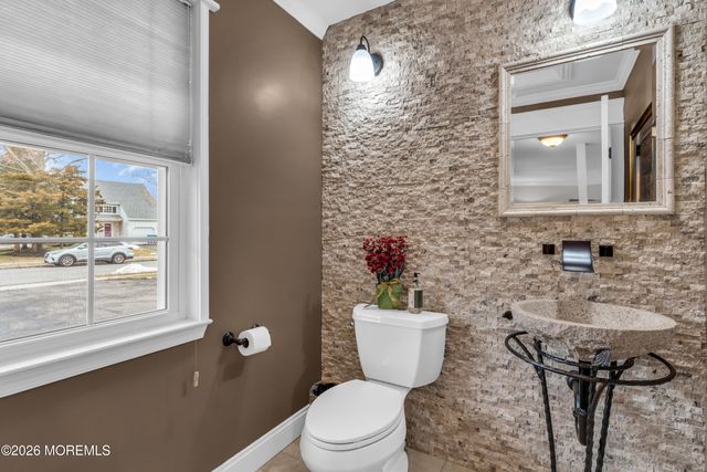 978 Feathertree Drive, Toms River, NJ 08753