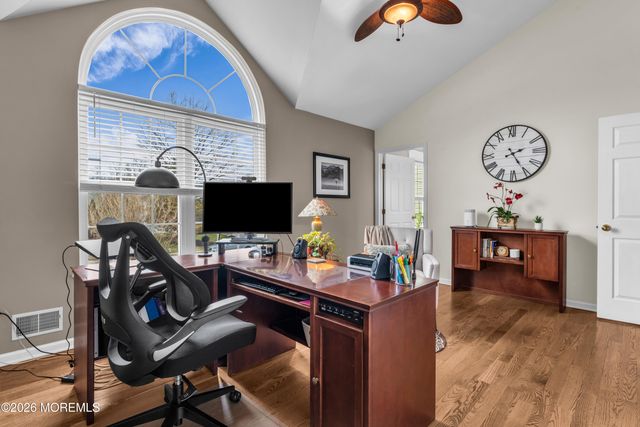 978 Feathertree Drive, Toms River, NJ 08753