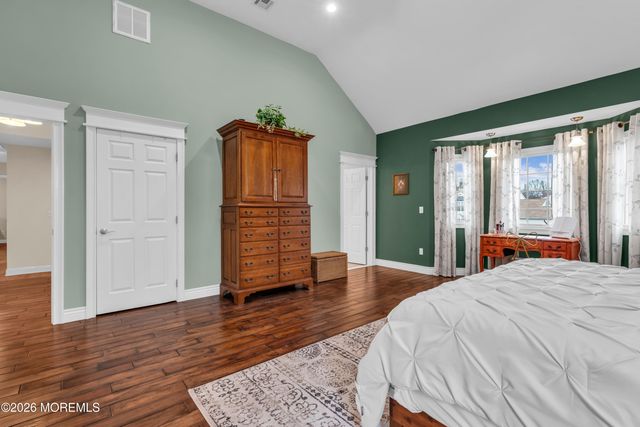 978 Feathertree Drive, Toms River, NJ 08753