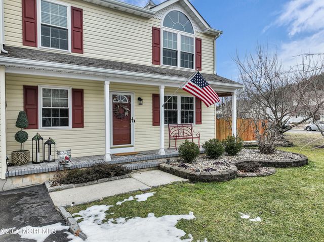 978 Feathertree Drive, Toms River, NJ 08753