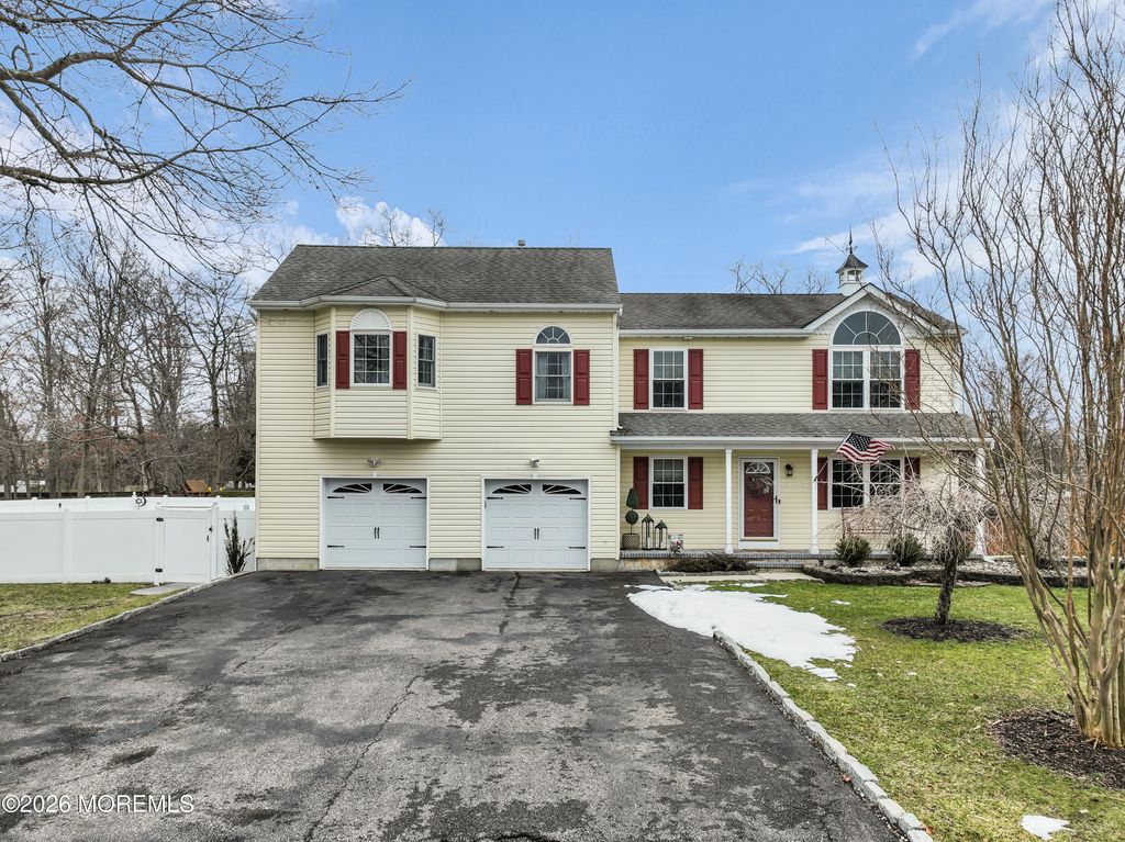 978 Feathertree Drive, Toms River, NJ 08753