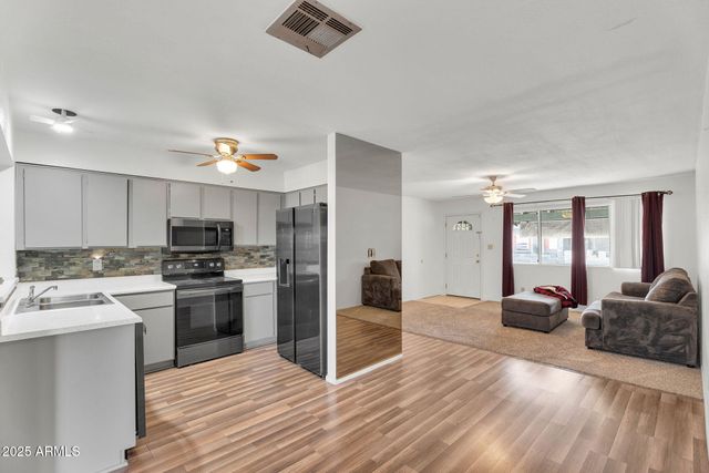 7420 W MISSION Lane, Peoria, AZ 85345