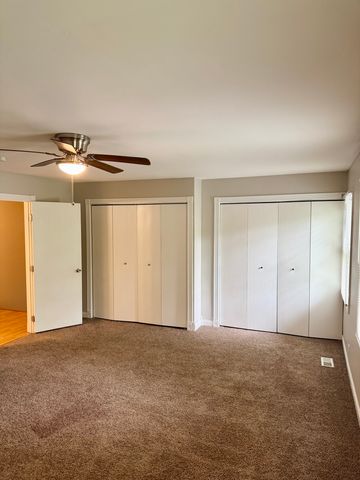 716 Shining Water Drive, Carol Stream, IL 60188
