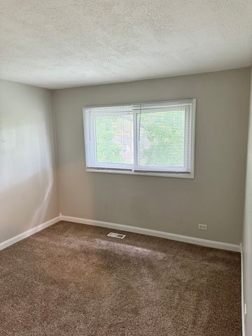 716 Shining Water Drive, Carol Stream, IL 60188