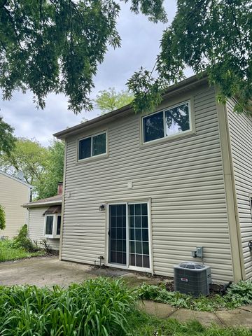 716 Shining Water Drive, Carol Stream, IL 60188