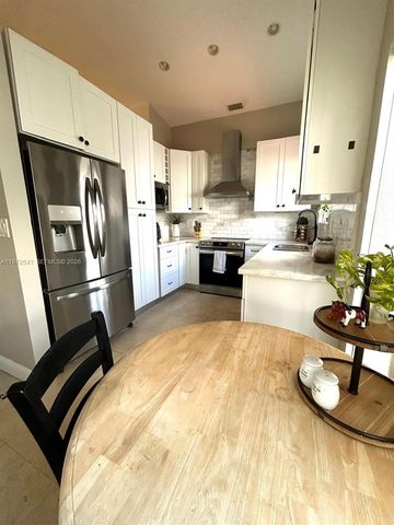 7851 NW 34th Pl, Davie, FL 33024