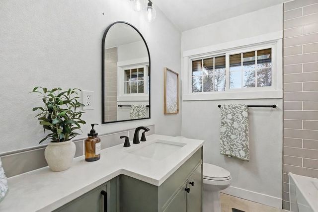 4223 S Hogan St, Spokane, WA 99203