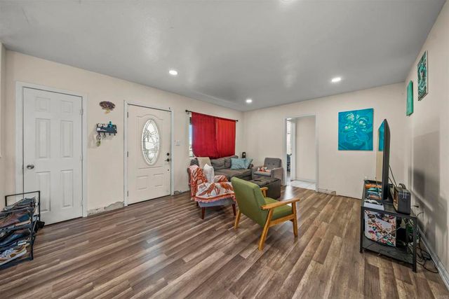 5262 cervantes Avenue, San Diego, CA 92114