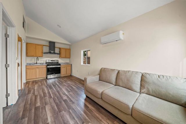 5262 cervantes Avenue, San Diego, CA 92114