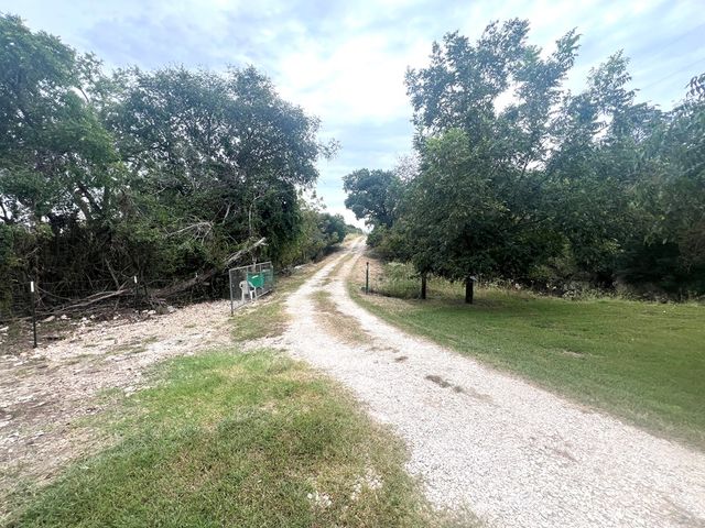 230 Teague Rd, Kerrville, TX 78028