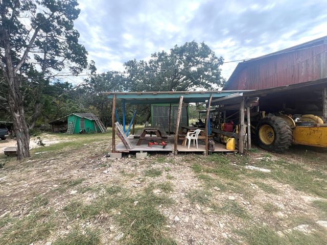 230 Teague Rd, Kerrville, TX 78028