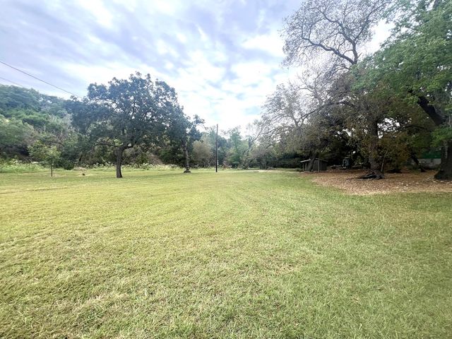 230 Teague Rd, Kerrville, TX 78028