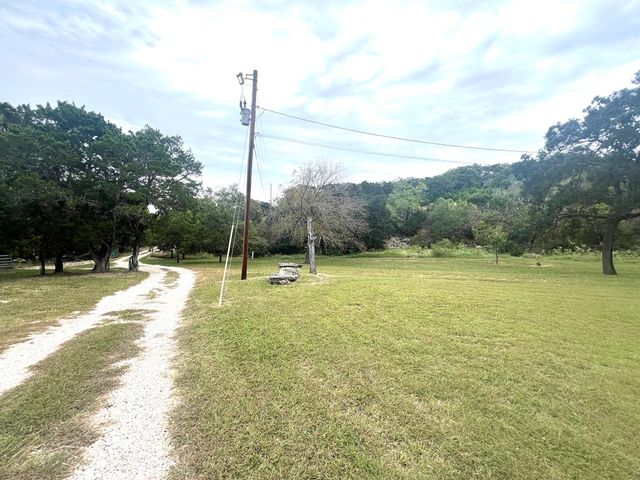 230 Teague Rd, Kerrville, TX 78028