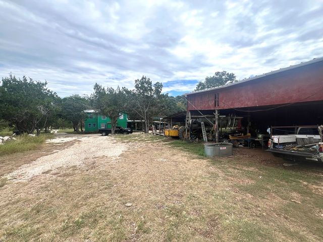 230 Teague Rd, Kerrville, TX 78028