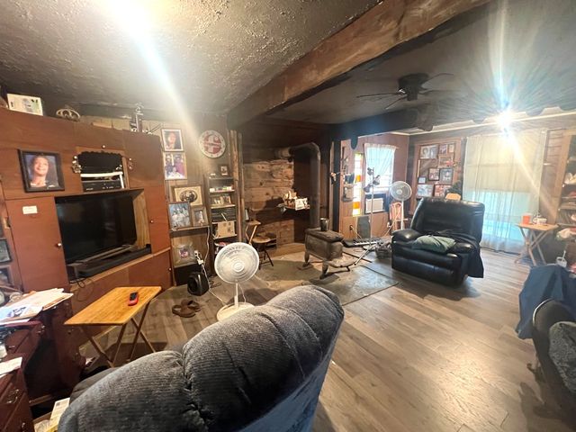 230 Teague Rd, Kerrville, TX 78028