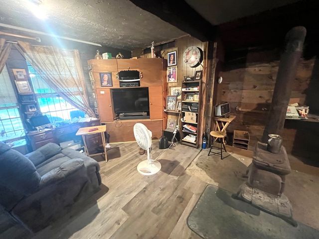 230 Teague Rd, Kerrville, TX 78028