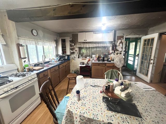 230 Teague Rd, Kerrville, TX 78028