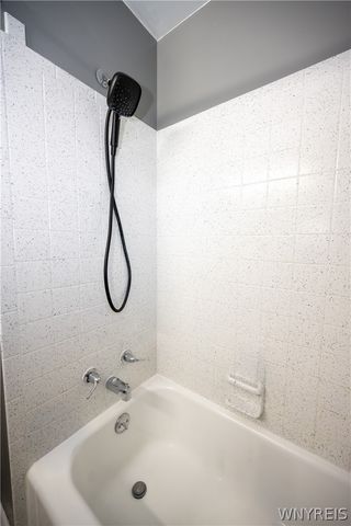 9 Randy Way, Cheektowaga, NY 14227