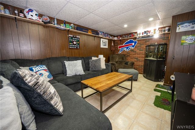 9 Randy Way, Cheektowaga, NY 14227