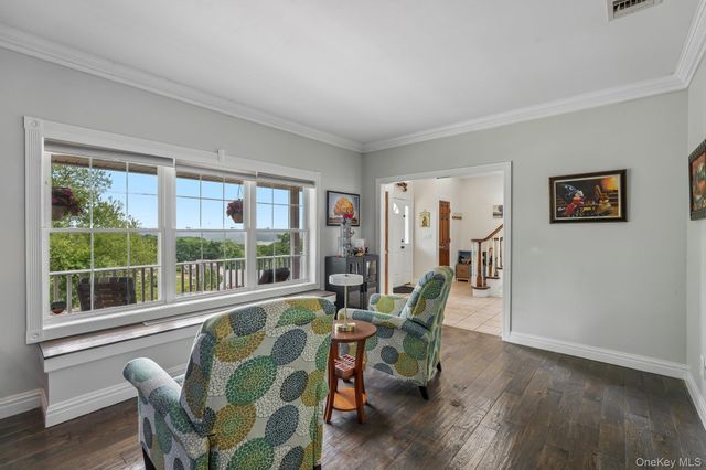 29 Dunderberg Road, Tomkins Cove, NY 10986