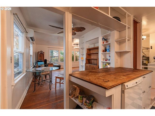 123 ELKAY Dr, Eugene, OR 97404