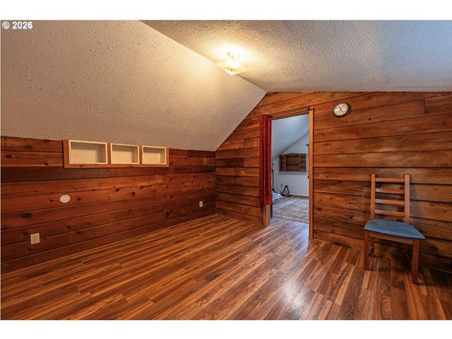 123 ELKAY Dr, Eugene, OR 97404