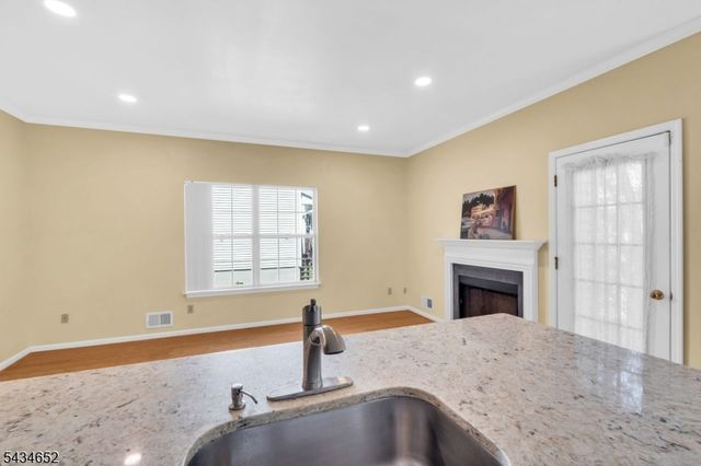 43 Wexford Way, Bridgewater Twp., NJ 08807