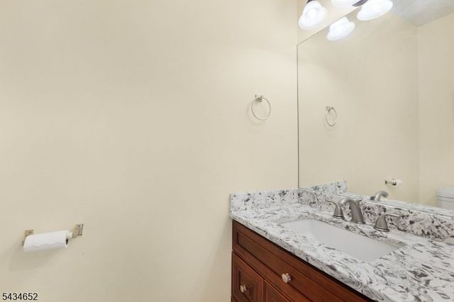 43 Wexford Way, Bridgewater Twp., NJ 08807