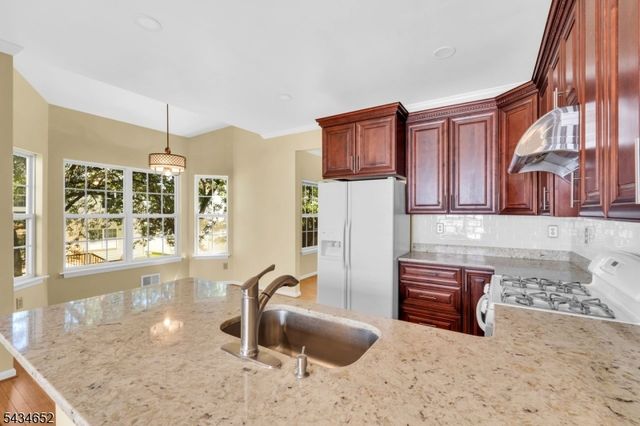 43 Wexford Way, Bridgewater Twp., NJ 08807
