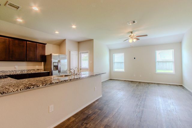 1811 Brady Shores Drive, Richmond, TX 77469